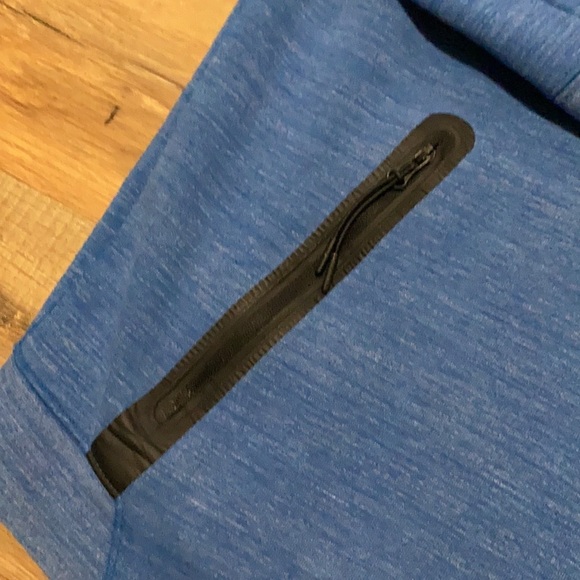 Nike tech fleece zip up - Picture 2 of 10
